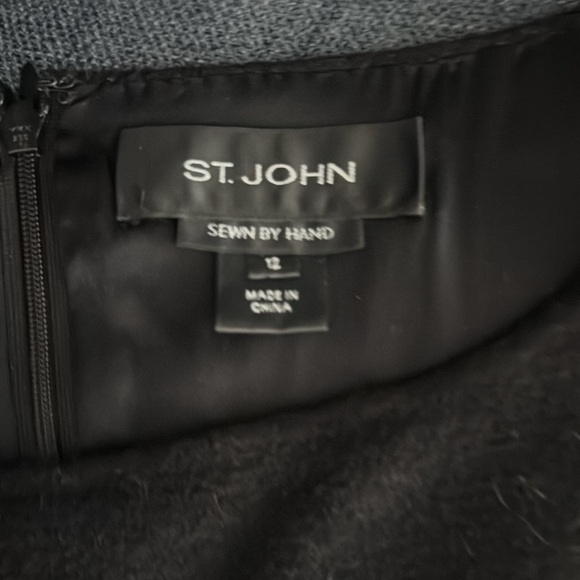 Exquisite quality St. John sheath dress black, tan &  red.  Size 12 - Picture 8 of 9